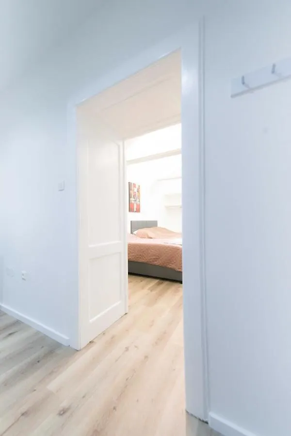 Apartma City & Free Parking Ljubljana 0*,  Slovenia